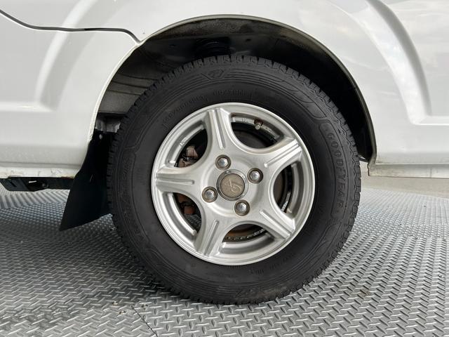 キャリイトラック ＫＣエアコン・パワステ農繁仕様　ＧＯＯ鑑定車　Ｇｏｏ保証付き　点検整備付き　４ＷＤ　５ＭＴ　ミラー型ドライブレコーダー　ＡＭ／ＦＭラジオ　パワーステアリング（12枚目）