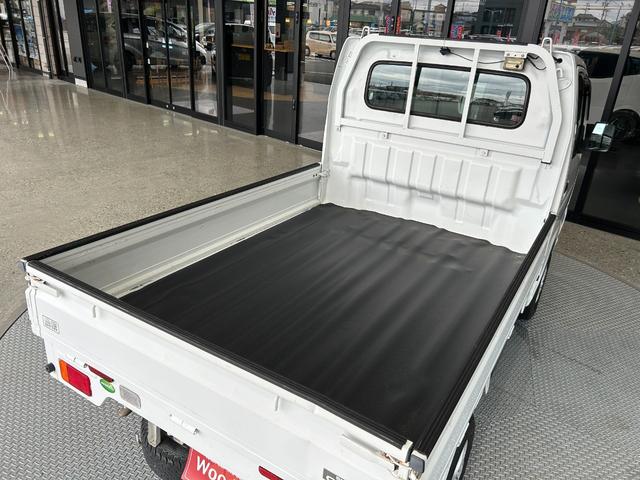 キャリイトラック ＫＣエアコン・パワステ農繁仕様　ＧＯＯ鑑定車　Ｇｏｏ保証付き　点検整備付き　４ＷＤ　５ＭＴ　ミラー型ドライブレコーダー　ＡＭ／ＦＭラジオ　パワーステアリング（17枚目）