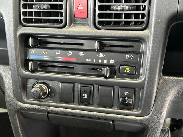 キャリイトラック ＫＣエアコン・パワステ農繁仕様　ＧＯＯ鑑定車　Ｇｏｏ保証付き　点検整備付き　４ＷＤ　５ＭＴ　ミラー型ドライブレコーダー　ＡＭ／ＦＭラジオ　パワーステアリング（30枚目）