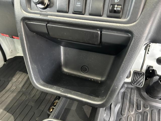 キャリイトラック ＫＣエアコン・パワステ農繁仕様　ＧＯＯ鑑定車　Ｇｏｏ保証付き　点検整備付き　４ＷＤ　５ＭＴ　ミラー型ドライブレコーダー　ＡＭ／ＦＭラジオ　パワーステアリング（31枚目）