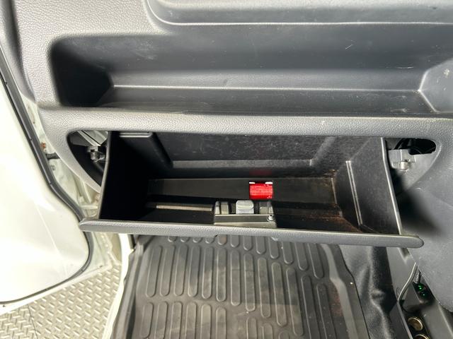キャリイトラック ＫＣエアコン・パワステ農繁仕様　ＧＯＯ鑑定車　Ｇｏｏ保証付き　点検整備付き　４ＷＤ　５ＭＴ　ミラー型ドライブレコーダー　ＡＭ／ＦＭラジオ　パワーステアリング（43枚目）