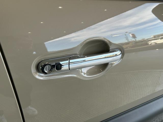 クロスビー ハイブリッドＭＺ　新車　ブラックタフ２トーン　アップグレードパッケージ　メーカー保証付　全方位モニター付メモリーナビ　被害軽減ブレーキ　ＬＥＤヘッドライト　ＬＥＤフォグランプ　シートヒーター　電動格納ミラー（17枚目）