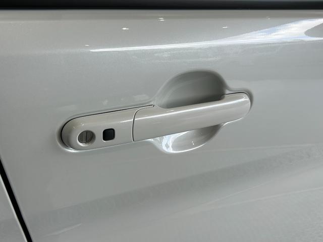 ソリオ ハイブリッドMZ 新車 全方位モニター付メモリーナビ LEDヘッドライト LEDフォグランプ シートヒーター スリムサーキュレーター ロールサンシェード 電動パーキングブレーキ 両側パワースライドドア(18枚目)