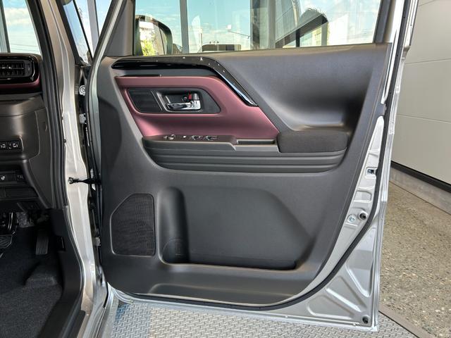 スペーシアカスタム ハイブリッドＸＳ　届出済未使用車　被害軽減ブレーキ　運転席／助手席シートヒーター　両側電動スライドドア　電動パーキングブレーキ　ＵＳＢ電源ソケット　ロールサンシェード　スライドドアクローザー　フルＬＥＤヘッドランプ（22枚目）