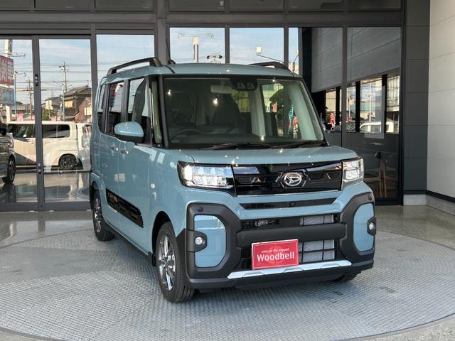 タント ファンクロス　届出済未使用車　メーカー保証付　パノラマモニター　被害軽減ブレーキ　両側パワースライドドア　ＬＥＤヘッドライト　ＬＥＤフォグランプ　３６０°スーパーＵＶ＆ＩＲカットガラス　シートヒーター（4枚目）