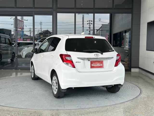ヴィッツ Ｕ　車検整備２年付　ＧＯＯ鑑定車　ＧＯＯ保証１年付　スマートキー　プッシュスタート　カーナビ　バックカメラ　ＥＴＣ（8枚目）