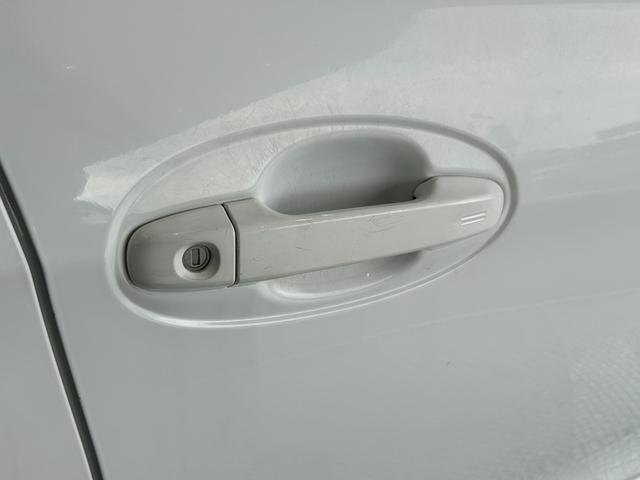 ヴィッツ Ｕ　車検整備２年付　ＧＯＯ鑑定車　ＧＯＯ保証１年付　スマートキー　プッシュスタート　カーナビ　バックカメラ　ＥＴＣ（15枚目）