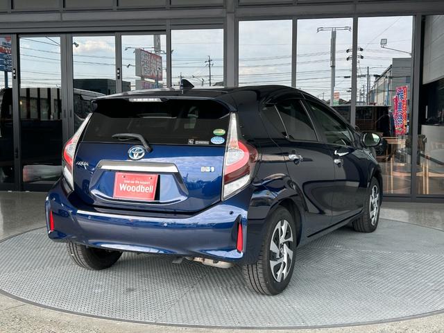 アクア Ｓスタイルブラック　車検整備２年付　ＧＯＯ鑑定車　ＧＯＯ保証１年付　カーナビ　ＥＴＣ　パノラマモニター　プッシュスタート　オートライト　被害軽減ブレーキ　スペアタイヤ（6枚目）