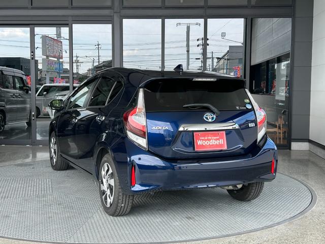 アクア Ｓスタイルブラック　車検整備２年付　ＧＯＯ鑑定車　ＧＯＯ保証１年付　カーナビ　ＥＴＣ　パノラマモニター　プッシュスタート　オートライト　被害軽減ブレーキ　スペアタイヤ（8枚目）