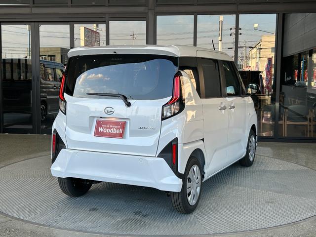 ムーヴ Ｘ　届出済未使用車　メーカー保証付　パノラマモニター　助手席側パワースライドドア　ＬＥＤヘッドライト　オートライト　被害軽減ブレーキ　スマートキー　プッシュスタート（6枚目）