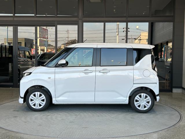 ムーヴ Ｘ　届出済未使用車　メーカー保証付　パノラマモニター　助手席側パワースライドドア　ＬＥＤヘッドライト　オートライト　被害軽減ブレーキ　スマートキー　プッシュスタート（9枚目）