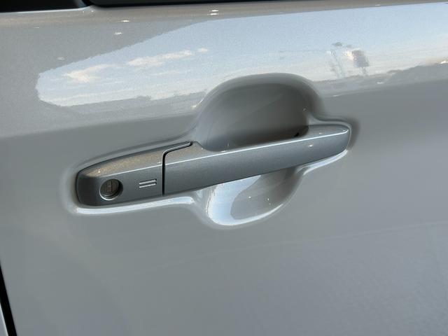 ムーヴ Ｘ　届出済未使用車　メーカー保証付　パノラマモニター　助手席側パワースライドドア　ＬＥＤヘッドライト　オートライト　被害軽減ブレーキ　スマートキー　プッシュスタート（17枚目）