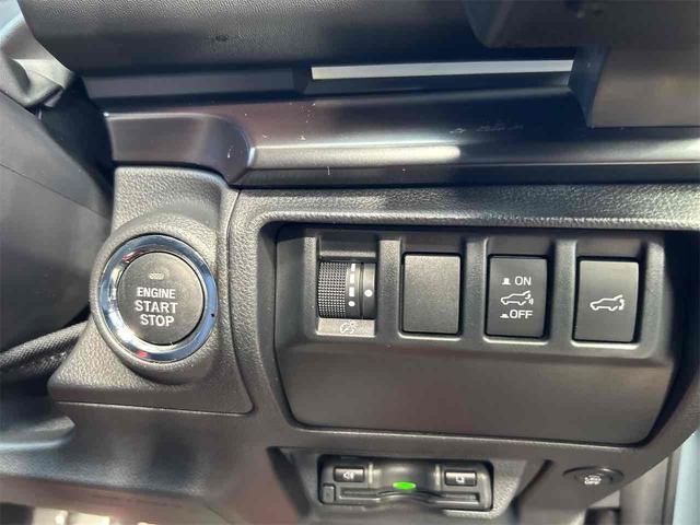 レヴォーグ ＳＴＩスポーツシャープ　４ＷＤ　ドライブレコーダー　ＥＴＣ　全周囲カメラ　純正フルセグナビ　クリアランスソナー　オートクルーズコントロール　レーンアシスト　衝突被害軽減システム　オートライト　ＬＥＤヘッドランプ（68枚目）