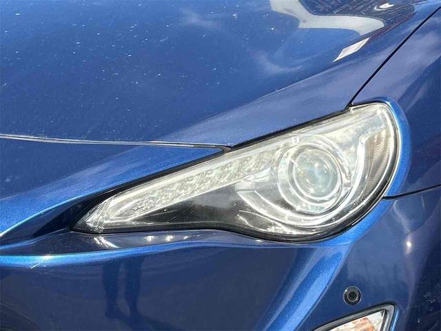 ８６ ＧＴ　ＥＴＣ　バックカメラ　アルパインフルセグナビ　クリアランスソナー　ＭＴ　オートライト　スマートキー　電動格納ミラー　アルミホイール　盗難防止システム　衝突安全ボディ　ＡＢＳ　ＥＳＣ　ＣＤ　ＤＶＤ再生（2枚目）