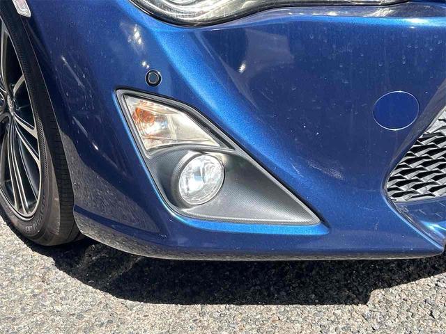 ８６ ＧＴ　ＥＴＣ　バックカメラ　アルパインフルセグナビ　クリアランスソナー　ＭＴ　オートライト　スマートキー　電動格納ミラー　アルミホイール　盗難防止システム　衝突安全ボディ　ＡＢＳ　ＥＳＣ　ＣＤ　ＤＶＤ再生（7枚目）