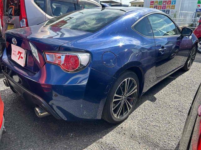 ８６ ＧＴ　ＥＴＣ　バックカメラ　アルパインフルセグナビ　クリアランスソナー　ＭＴ　オートライト　スマートキー　電動格納ミラー　アルミホイール　盗難防止システム　衝突安全ボディ　ＡＢＳ　ＥＳＣ　ＣＤ　ＤＶＤ再生（15枚目）