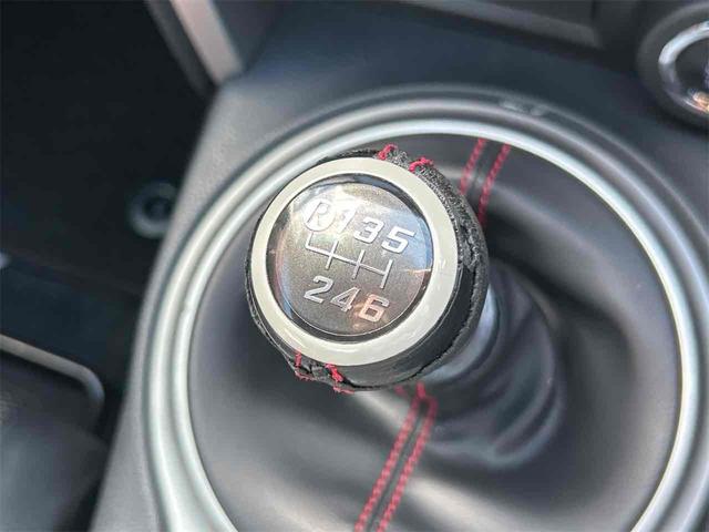 ８６ ＧＴ　ＥＴＣ　バックカメラ　アルパインフルセグナビ　クリアランスソナー　ＭＴ　オートライト　スマートキー　電動格納ミラー　アルミホイール　盗難防止システム　衝突安全ボディ　ＡＢＳ　ＥＳＣ　ＣＤ　ＤＶＤ再生（35枚目）
