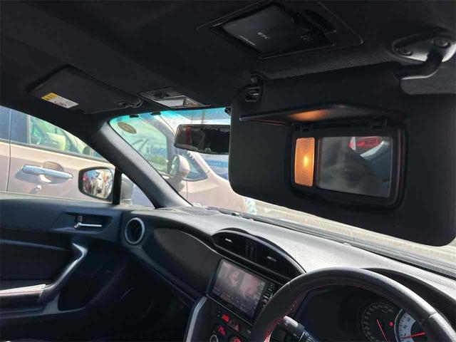 ８６ ＧＴ　ＥＴＣ　バックカメラ　アルパインフルセグナビ　クリアランスソナー　ＭＴ　オートライト　スマートキー　電動格納ミラー　アルミホイール　盗難防止システム　衝突安全ボディ　ＡＢＳ　ＥＳＣ　ＣＤ　ＤＶＤ再生（42枚目）