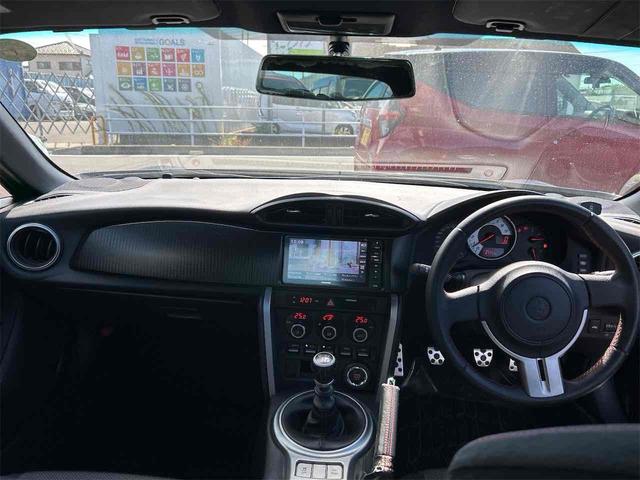 ８６ ＧＴ　ＥＴＣ　バックカメラ　アルパインフルセグナビ　クリアランスソナー　ＭＴ　オートライト　スマートキー　電動格納ミラー　アルミホイール　盗難防止システム　衝突安全ボディ　ＡＢＳ　ＥＳＣ　ＣＤ　ＤＶＤ再生（49枚目）