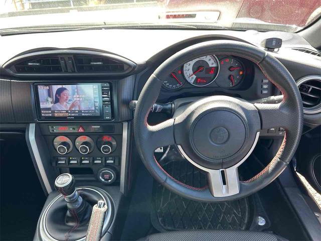８６ ＧＴ　ＥＴＣ　バックカメラ　アルパインフルセグナビ　クリアランスソナー　ＭＴ　オートライト　スマートキー　電動格納ミラー　アルミホイール　盗難防止システム　衝突安全ボディ　ＡＢＳ　ＥＳＣ　ＣＤ　ＤＶＤ再生（50枚目）