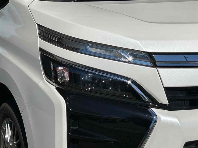 ヴォクシー ハイブリッドZS 煌 ドライブレコーダー ETC バックカメラ フルセグナビ オートクルーズコントロール レーンアシスト 両側電動スライドドア オートマチックハイビーム オートライト LEDヘッドランプ(6枚目)