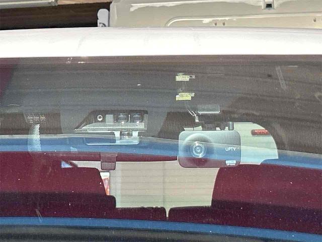 ヴォクシー ハイブリッドZS 煌 ドライブレコーダー ETC バックカメラ フルセグナビ オートクルーズコントロール レーンアシスト 両側電動スライドドア オートマチックハイビーム オートライト LEDヘッドランプ(10枚目)