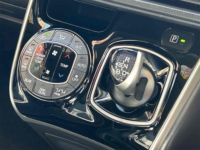 ヴォクシー ハイブリッドZS 煌 ドライブレコーダー ETC バックカメラ フルセグナビ オートクルーズコントロール レーンアシスト 両側電動スライドドア オートマチックハイビーム オートライト LEDヘッドランプ(44枚目)