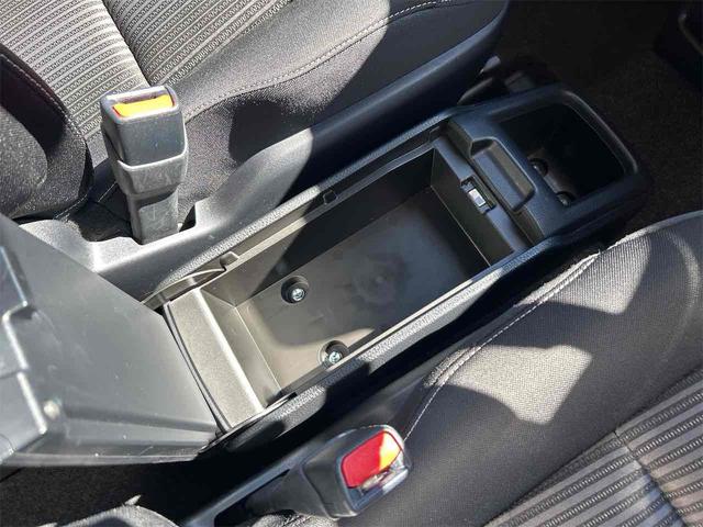 ヴォクシー ハイブリッドZS 煌 ドライブレコーダー ETC バックカメラ フルセグナビ オートクルーズコントロール レーンアシスト 両側電動スライドドア オートマチックハイビーム オートライト LEDヘッドランプ(59枚目)