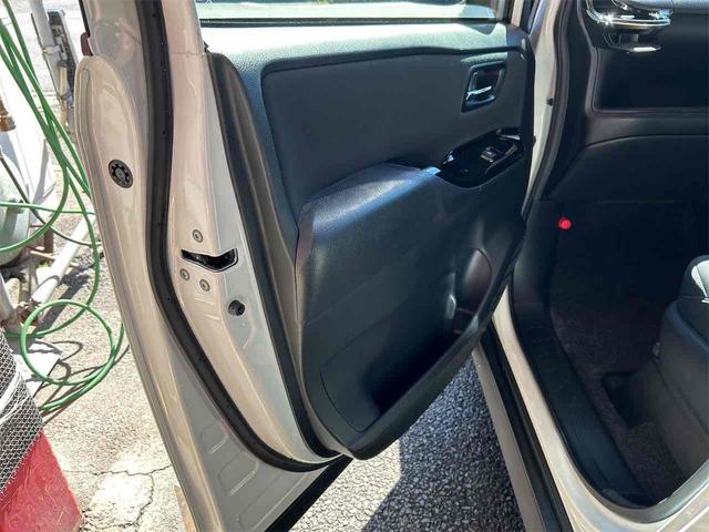 ヴォクシー ハイブリッドZS 煌 ドライブレコーダー ETC バックカメラ フルセグナビ オートクルーズコントロール レーンアシスト 両側電動スライドドア オートマチックハイビーム オートライト LEDヘッドランプ(70枚目)