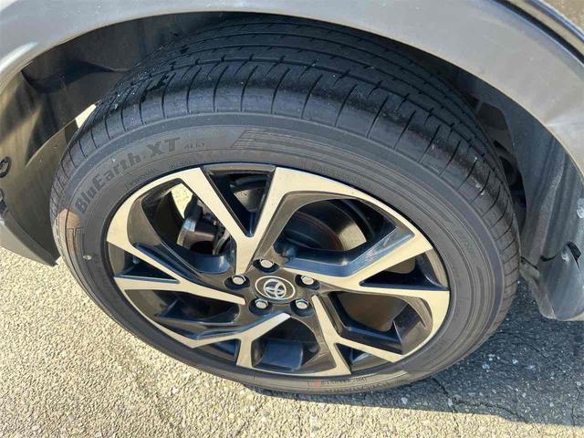 Ｃ－ＨＲ Ｇ　ＥＴＣ　バックカメラ　クリアランスソナー　オートクルーズコントロール　レーンアシスト　衝突被害軽減システム　純正フルセグナビ　オートマチックハイビーム　オートライト　アルミホイール　スマートキー（17枚目）