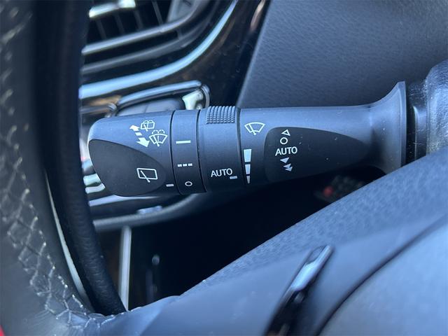 Ｃ－ＨＲ Ｇ　ＥＴＣ　バックカメラ　クリアランスソナー　オートクルーズコントロール　レーンアシスト　衝突被害軽減システム　純正フルセグナビ　オートマチックハイビーム　オートライト　アルミホイール　スマートキー（51枚目）