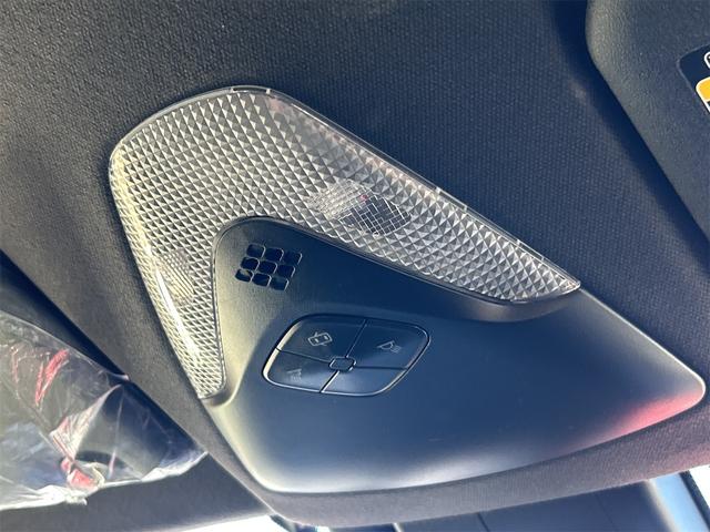 Ｃ－ＨＲ Ｇ　ＥＴＣ　バックカメラ　クリアランスソナー　オートクルーズコントロール　レーンアシスト　衝突被害軽減システム　純正フルセグナビ　オートマチックハイビーム　オートライト　アルミホイール　スマートキー（52枚目）