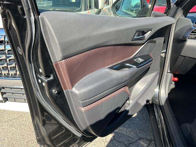 Ｃ－ＨＲ Ｇ　ＥＴＣ　バックカメラ　クリアランスソナー　オートクルーズコントロール　レーンアシスト　衝突被害軽減システム　純正フルセグナビ　オートマチックハイビーム　オートライト　アルミホイール　スマートキー（68枚目）