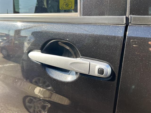 タント カスタムＸ　トップエディションＶＳ　ＳＡＩＩＩ　ドライブレコーダー　全周囲カメラ　両側電動スライドドア　ナビ　ＴＶ　クリアランスソナー　衝突被害軽減システム　オートマチックハイビーム　オートライト　ＬＥＤヘッドランプ　スマートキー（17枚目）