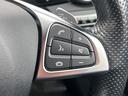 ステアリングスイッチ!目線を大きくそらすことなくボタンの操作を行うことができます。