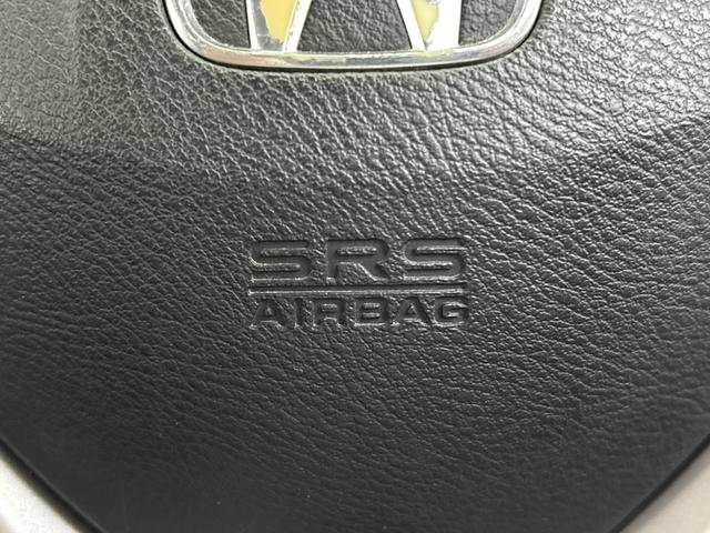 フィット Ｇ　ＡＭＦＭチューナー付ＣＤプレーヤー　ＵＳＢ接続ジャック　ビデオインプットジャック　運転席助手席エアバッグ　キーレスキー　社外アルミホイール　走行６５，８７７キロ（27枚目）