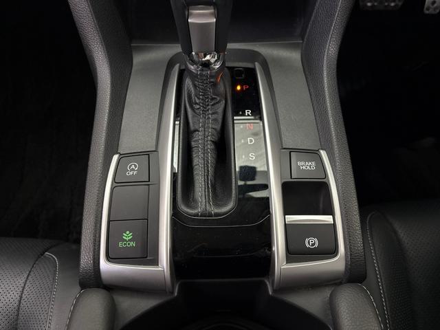 シビック セダン ホンダセンシング搭載車 純正メモリーナビ バックモニター LEDヘッドライト 渋滞追従機能装備 レザーインテリア 電動シート アダプティブクルーズコントロール(26枚目)