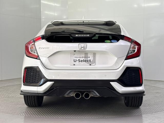 シビック ハッチバックホンダセンシング 6速マニュアルシフト 純正メモリーナビ バックモニター 地デジチューナー ミュージックラック Bluetooth対応 LEDヘッドライト 純正アルミホイール(7枚目)