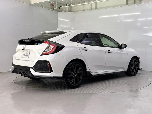 シビック ハッチバックホンダセンシング 6速マニュアルシフト 純正メモリーナビ バックモニター 地デジチューナー ミュージックラック Bluetooth対応 LEDヘッドライト 純正アルミホイール(9枚目)