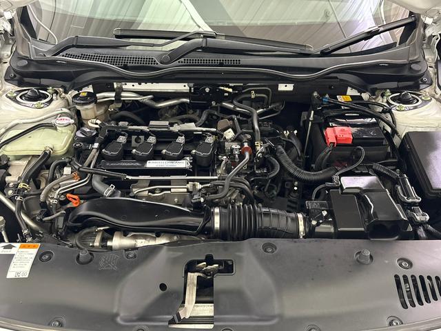 シビック ハッチバックホンダセンシング 6速マニュアルシフト 純正メモリーナビ バックモニター 地デジチューナー ミュージックラック Bluetooth対応 LEDヘッドライト 純正アルミホイール(12枚目)