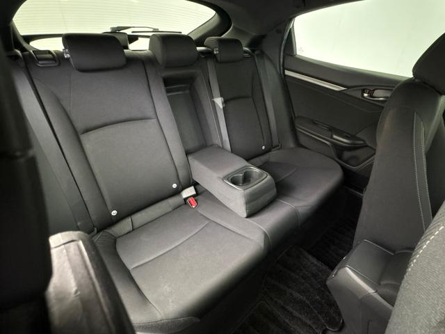 シビック ハッチバックホンダセンシング 6速マニュアルシフト 純正メモリーナビ バックモニター 地デジチューナー ミュージックラック Bluetooth対応 LEDヘッドライト 純正アルミホイール(18枚目)