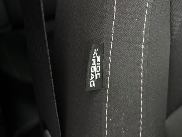 シビック ハッチバックホンダセンシング 6速マニュアルシフト 純正メモリーナビ バックモニター 地デジチューナー ミュージックラック Bluetooth対応 LEDヘッドライト 純正アルミホイール(24枚目)