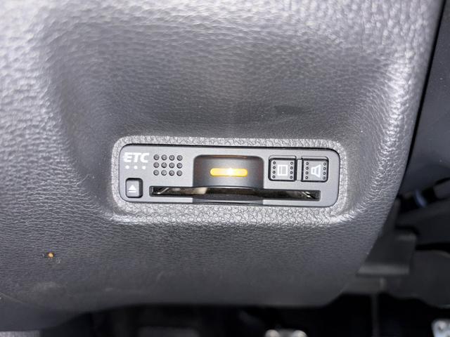 シビック ハッチバックホンダセンシング 6速マニュアルシフト 純正メモリーナビ バックモニター 地デジチューナー ミュージックラック Bluetooth対応 LEDヘッドライト 純正アルミホイール(26枚目)