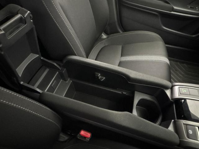 シビック ハッチバックホンダセンシング 6速マニュアルシフト 純正メモリーナビ バックモニター 地デジチューナー ミュージックラック Bluetooth対応 LEDヘッドライト 純正アルミホイール(30枚目)