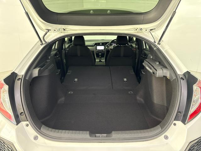 シビック ハッチバックホンダセンシング 6速マニュアルシフト 純正メモリーナビ バックモニター 地デジチューナー ミュージックラック Bluetooth対応 LEDヘッドライト 純正アルミホイール(32枚目)