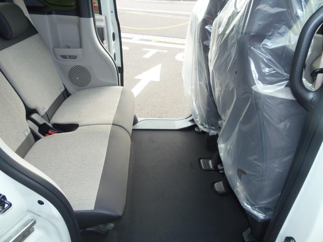 N-BOX ベースグレード 届出済未使用車 ホンダセンシング搭載車 フロント左右シートヒーター LEDヘッドライト 緊急通報装置 サイドカーテンエアバッグ 障害物センサー オーディオレス仕様(9枚目)