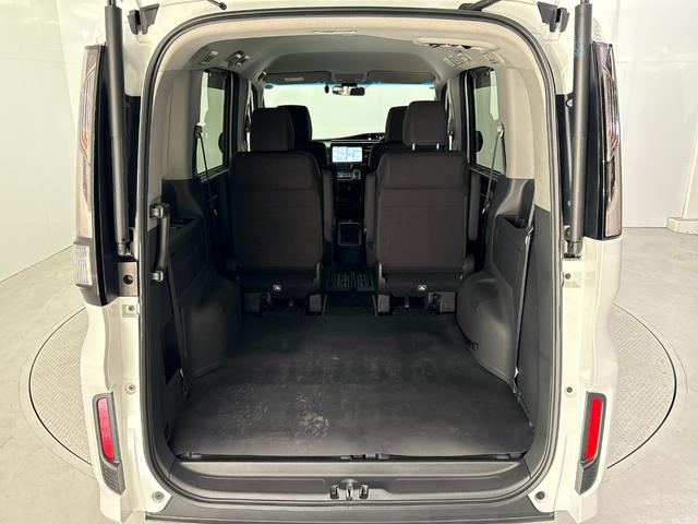 ステップワゴンスパーダ e:HEVスパーダGホンダセンシング 前後純正ドライブレコーダー 純正メモリーナビ 地デジチューナー ミュージックラック Bluetooth対応 バックモニター ETC2.0 純正アルミホイール(31枚目)