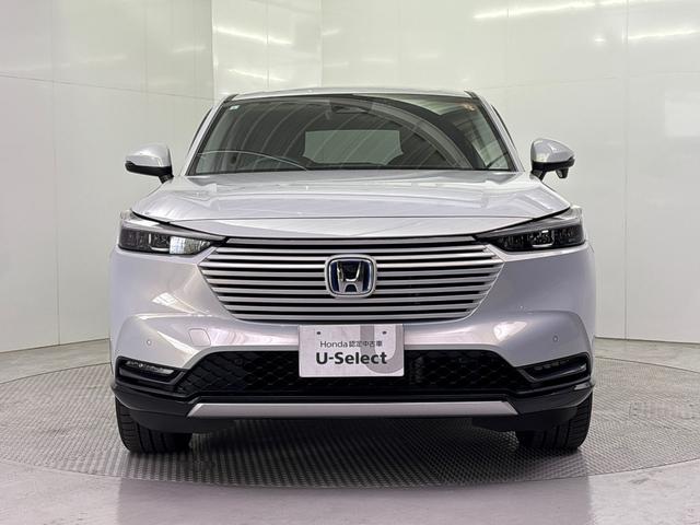 ヴェゼル ｅ：ＨＥＶＺ　純正メモリーナビ　地デジチューナー　ミュージックラック　Ｂｌｕｅｔｏｏｔｈ対応　ワイヤレス充電器　バックモニター　電動リアゲート　純正ドライブレコーダー（5枚目）