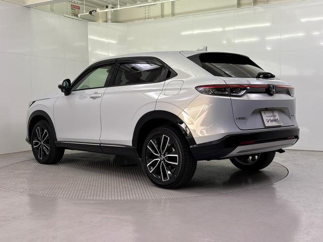 ヴェゼル ｅ：ＨＥＶＺ　純正メモリーナビ　地デジチューナー　ミュージックラック　Ｂｌｕｅｔｏｏｔｈ対応　ワイヤレス充電器　バックモニター　電動リアゲート　純正ドライブレコーダー（8枚目）