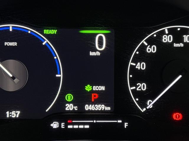 ヴェゼル ｅ：ＨＥＶＺ　純正メモリーナビ　地デジチューナー　ミュージックラック　Ｂｌｕｅｔｏｏｔｈ対応　ワイヤレス充電器　バックモニター　電動リアゲート　純正ドライブレコーダー（15枚目）